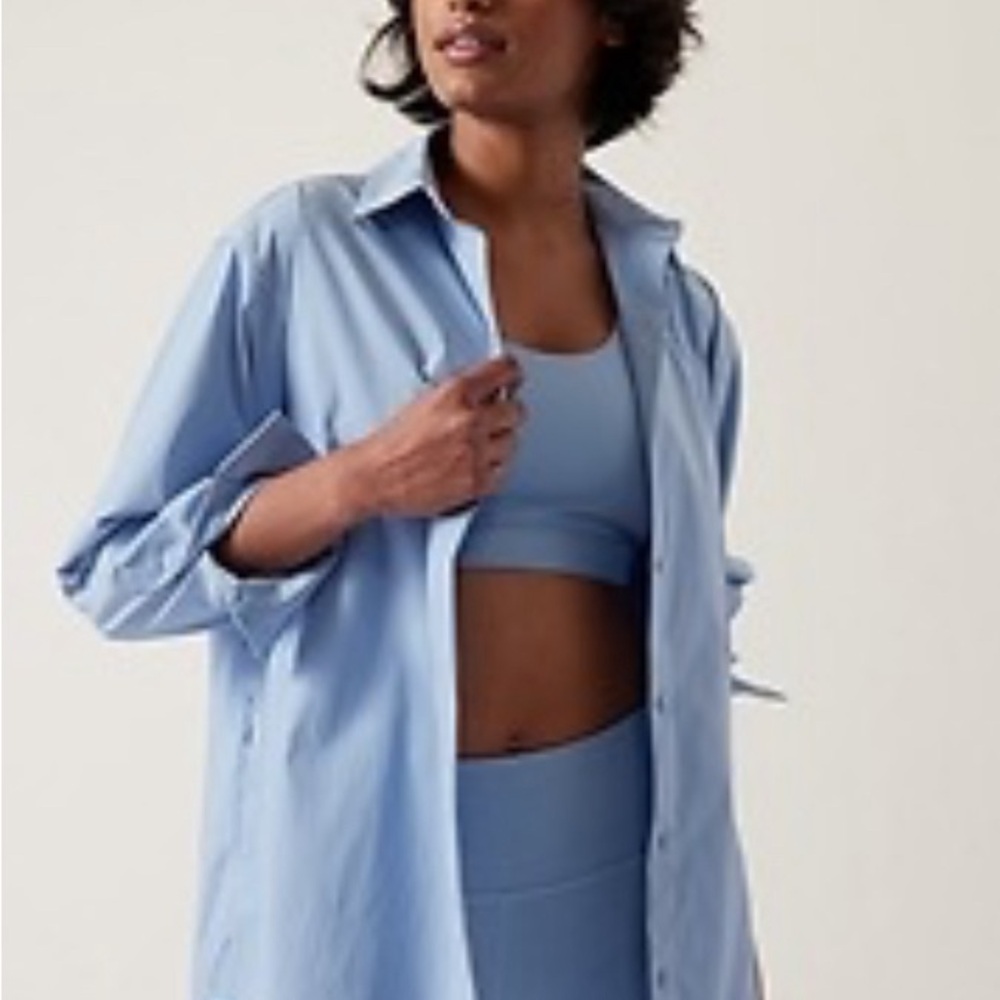 Athleta NWOT Oversized Blue Performance Poplin Button Down Shirt